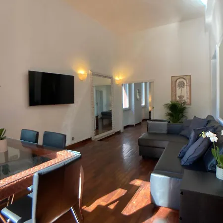 Apartment Maison Cloe Near The Spanish Steps